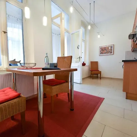 Emmy 5 Appartement *